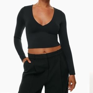 Aritzia babaton contour v neck long sleeve top